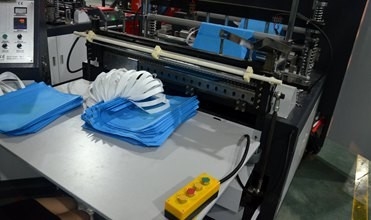 O PLC controla o saco não tecido da caixa que faz a máquina para o saco reusável do punho