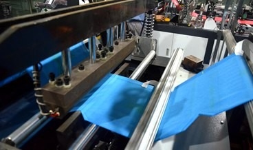 O PLC controla o saco não tecido da caixa que faz a máquina para o saco reusável do punho